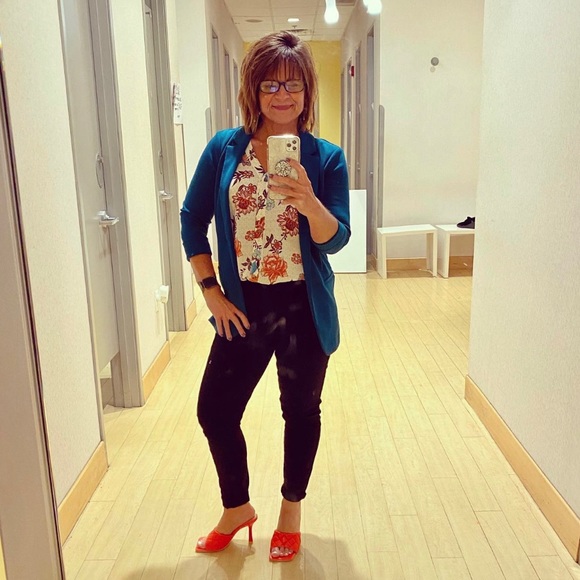 Meet your Posher, Karla - Picture 1 of 3